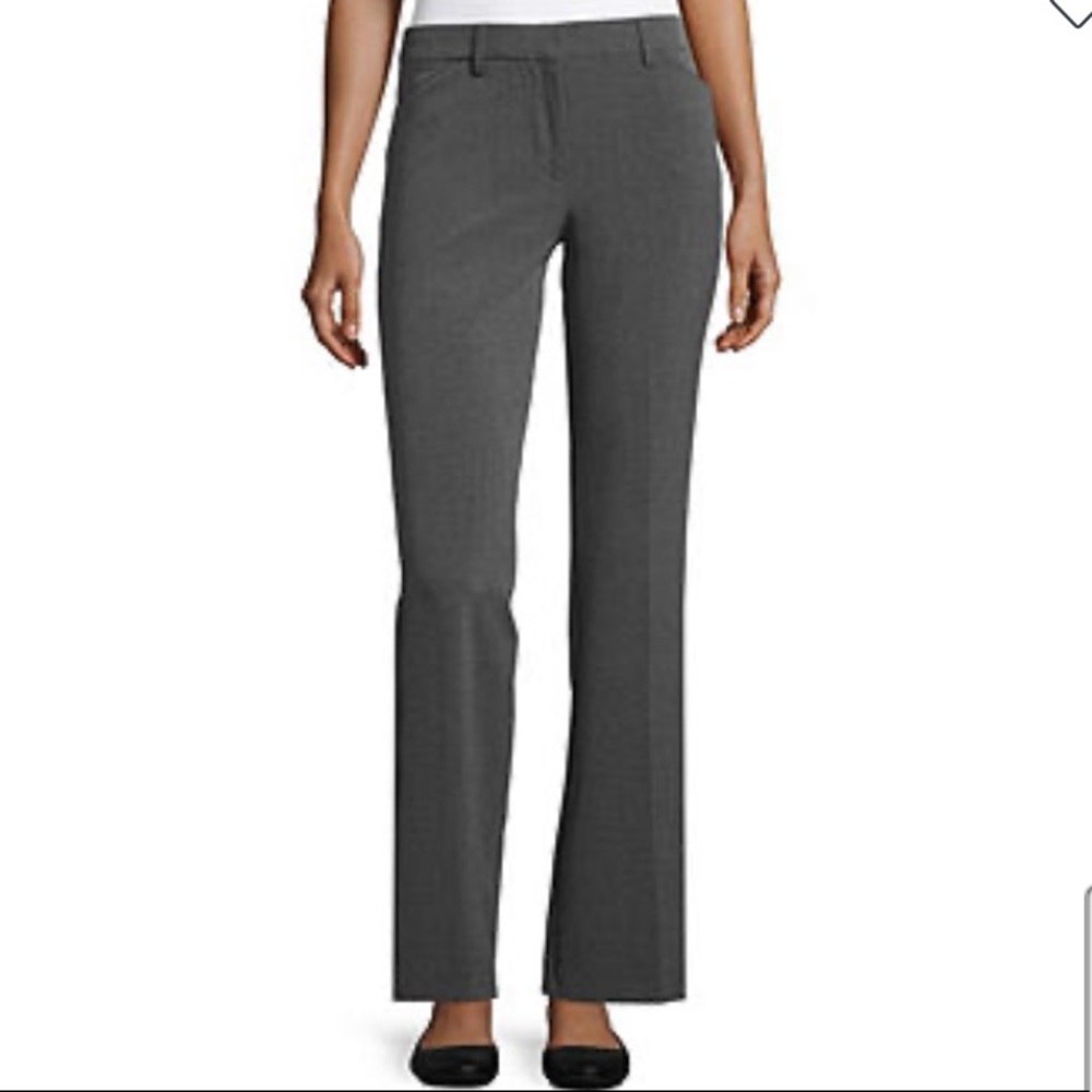 COMFY GRAY BUSINESS PANTS. BOOT-CUT. Size 9.